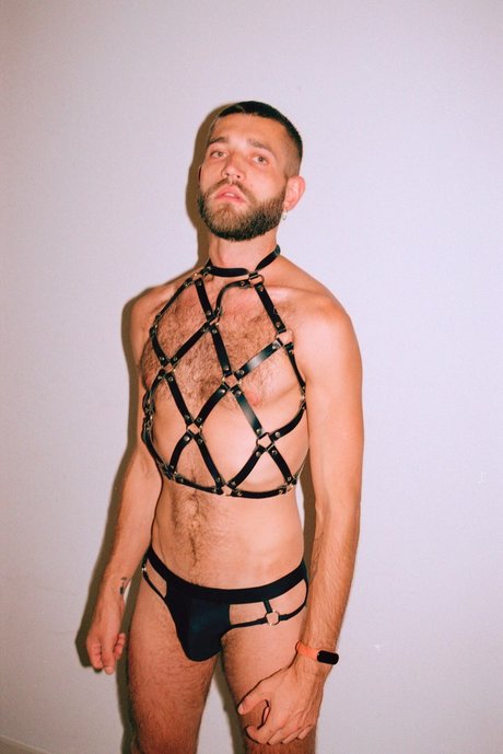 Laslo star nudes img