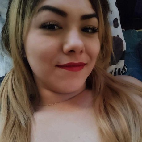 La santa samantha model top pic