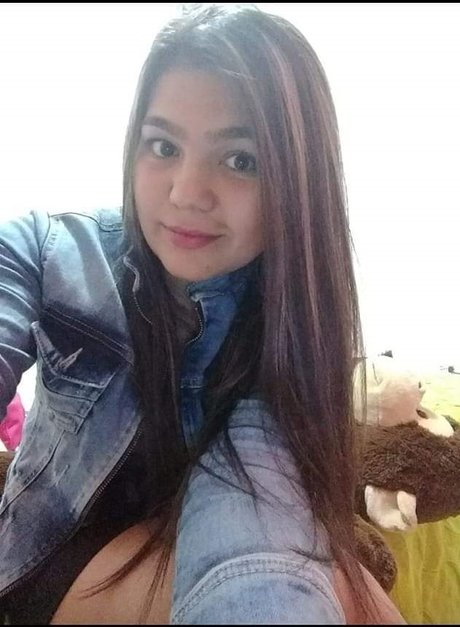 Larissa Ferdinand model photo