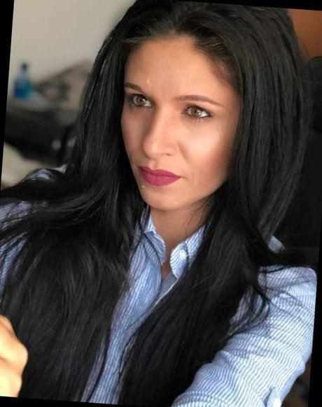 Larisa Aurora model naked pictures