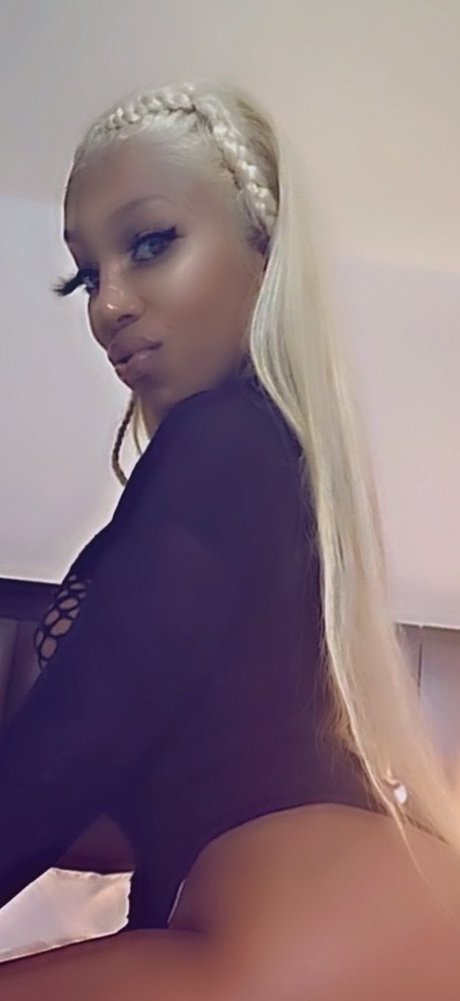 Lana Infinity Dream porn actress photo