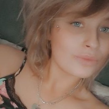 Poppy Walsh star high quality photos