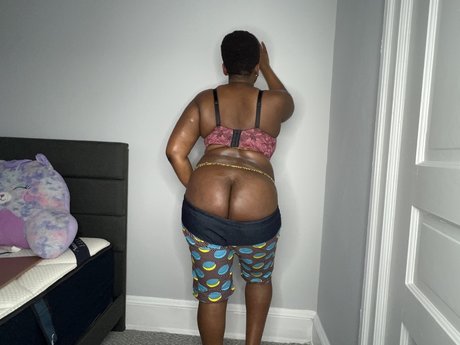 Ladyin red naked star archive