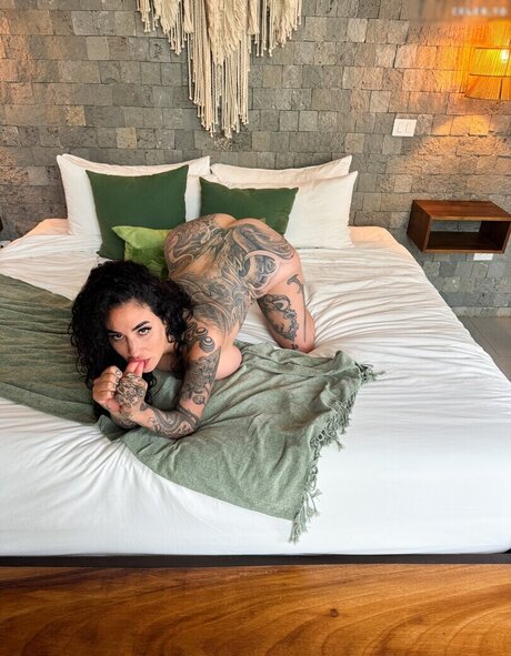 Arabelle Raphael beautiful model archive