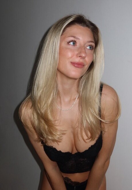 Tina Nora exclusive pornstar galleries