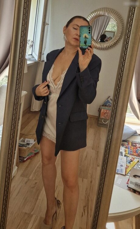 Vinted eBay actress galleries