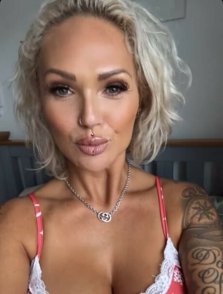 Camilla Jayne beautiful model pictures