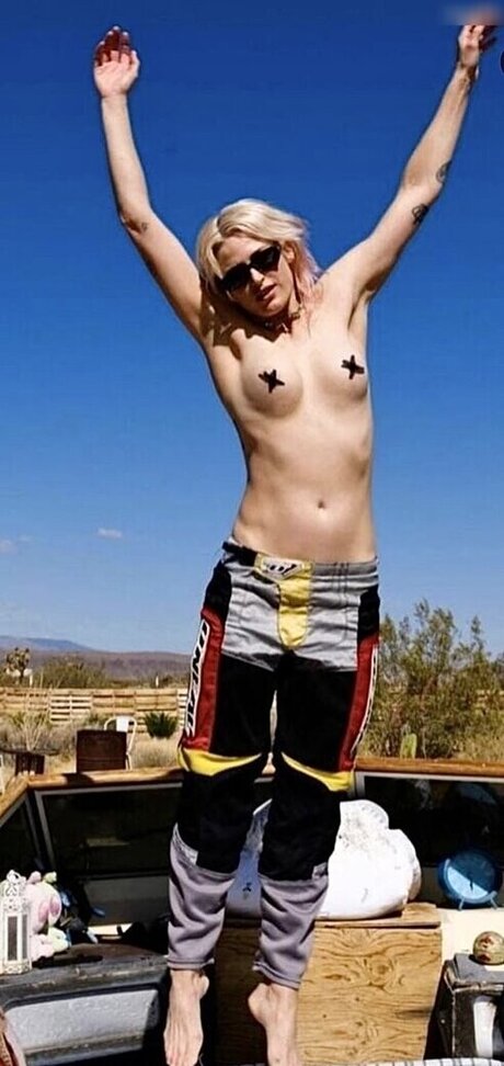 Emily Armstrong hot model archive