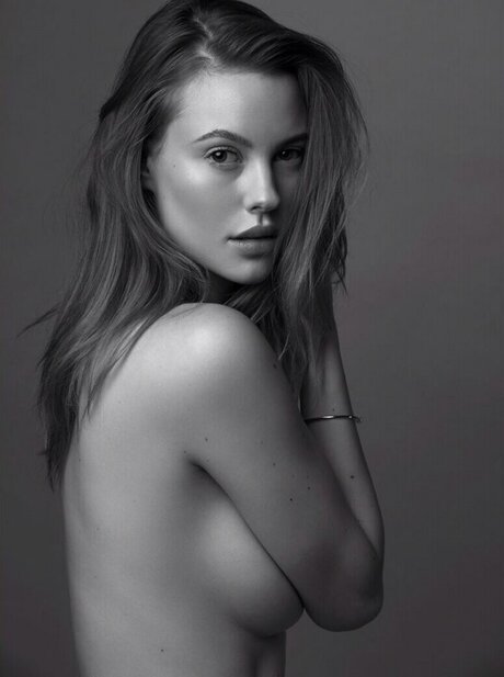 Emily Bishop adult model image