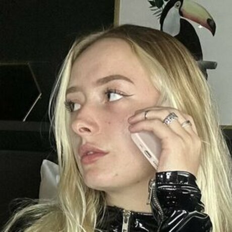 The Dutch Latex Goddess pornstar naked pics