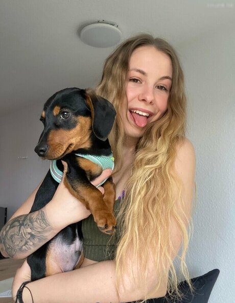 yourzoeyy star high quality photos