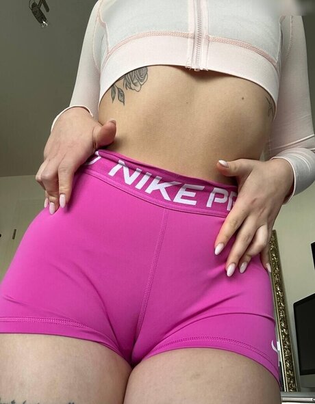 yourzoeyy model pretty pics