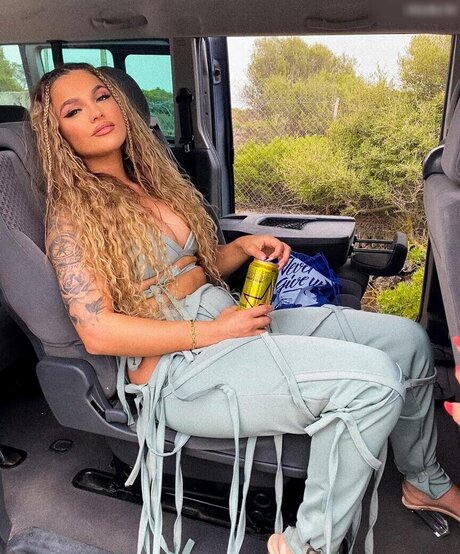 Jeje Lopes sexy star archive