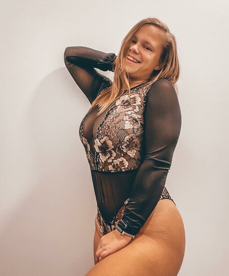 thosegymbabies hot star pic