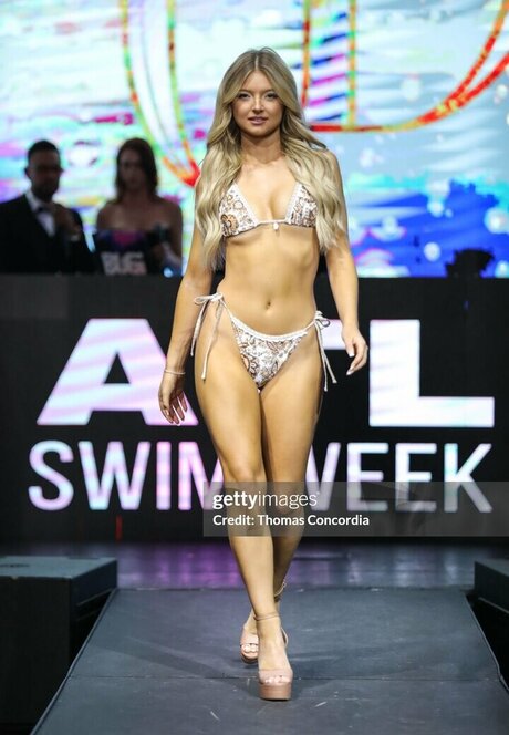 Shae Smolik nice pornstar galleries