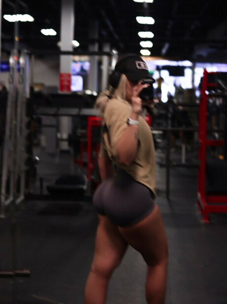 Alexreuter_ model hot pictures