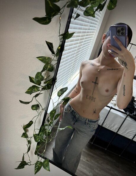 Ourfantasy222u naked star pic