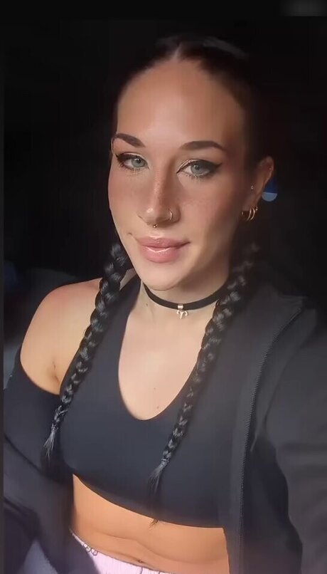 JuleTheFox model pretty img