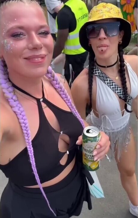 JuleTheFox model free photo