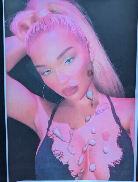 Cum Tributes star nude photos