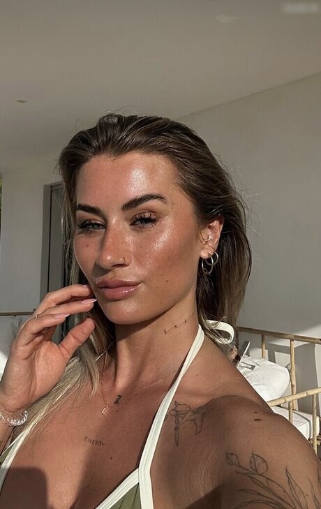 Lenaajoy model top photos