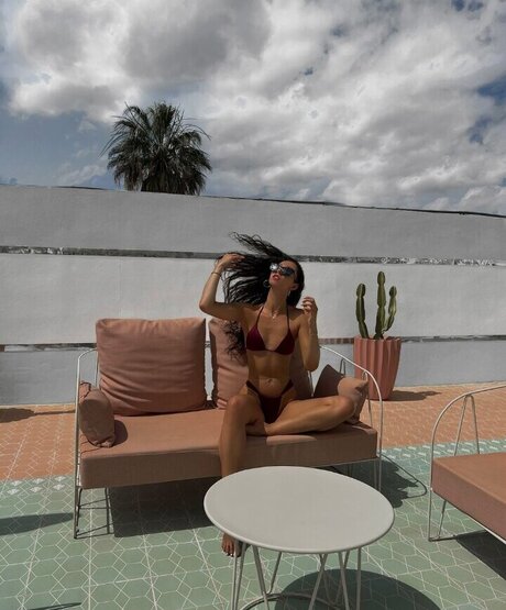 Larafina top model picture