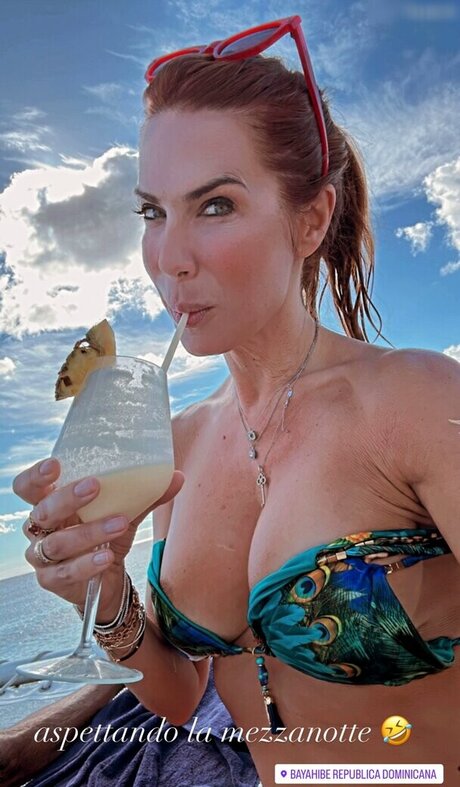 Veronica Maya model naked picture