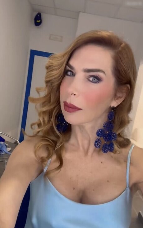 Veronica Maya beautiful star photos