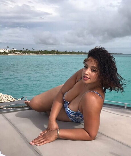 Dascha Polanco pornographic star pictures