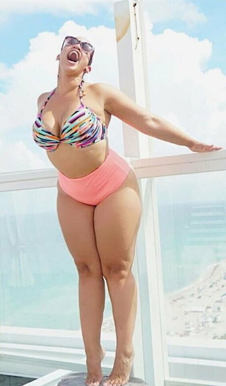 Dascha Polanco nude model photo