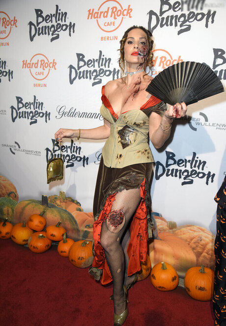 Daniela Michalski erotic model pics