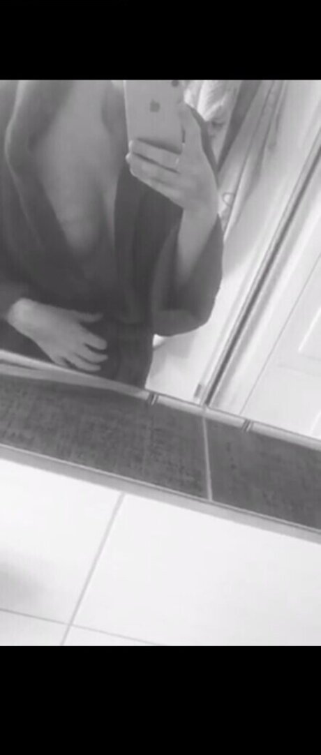 Joleen69 beautiful model photos