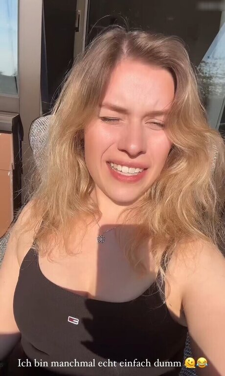 FormulaLena hd model photo