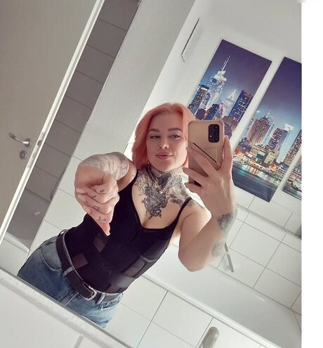 Typischblonnd star archive