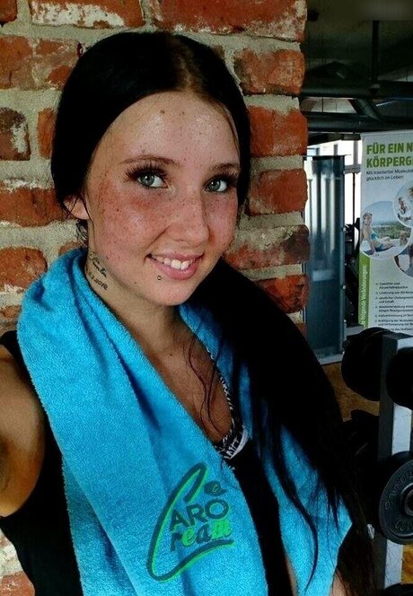 CaroCream pornstar hot pictures