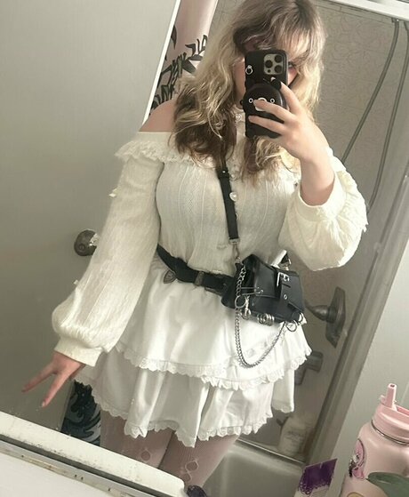 Aretteepls art model image