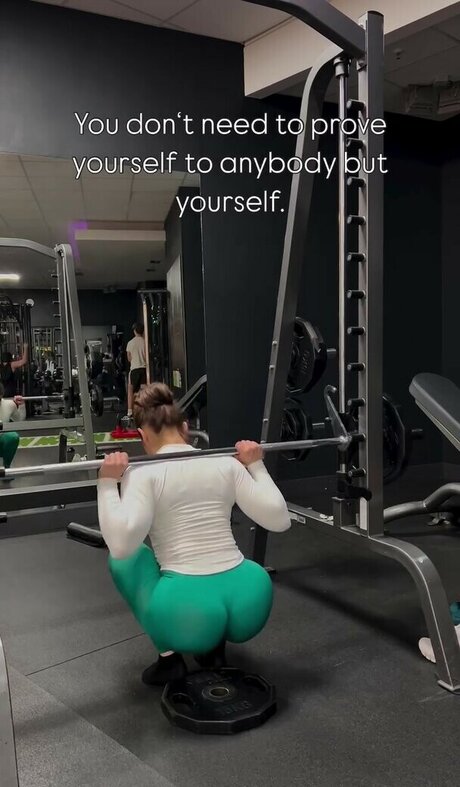 Leona Maronn hot pornstar img