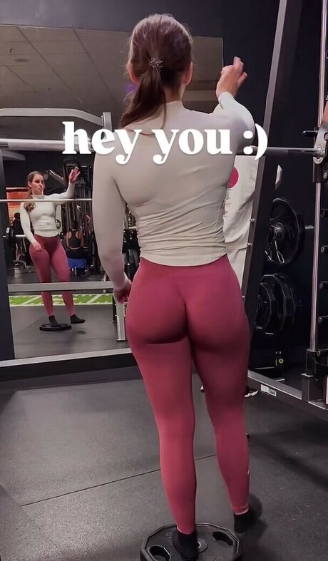 Leona Maronn model pic