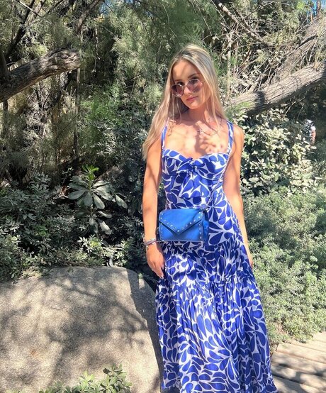 college slut onlyfans hot sexy pictures