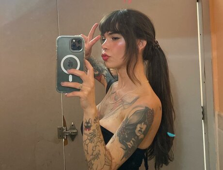 Yaithegemini nudes model pictures