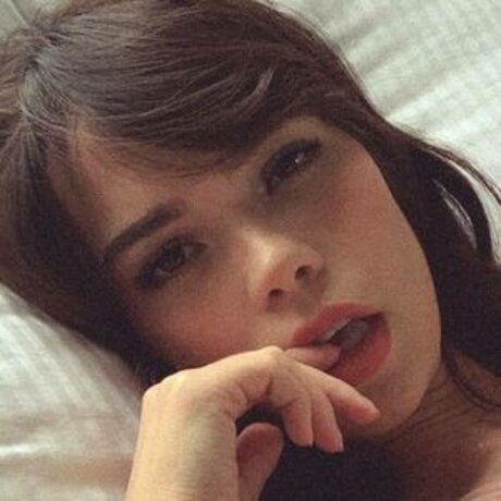 Yaithegemini hot actress img