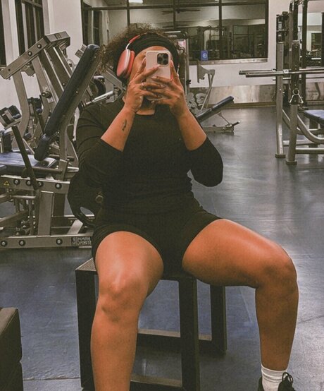 Leila Blake sexy pornstar img