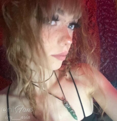 ivyhustlin model art photos