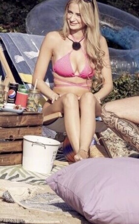 Vanessa Wende nude actress img