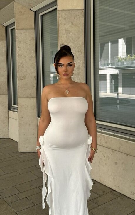 Michelle Knaub model beautiful images