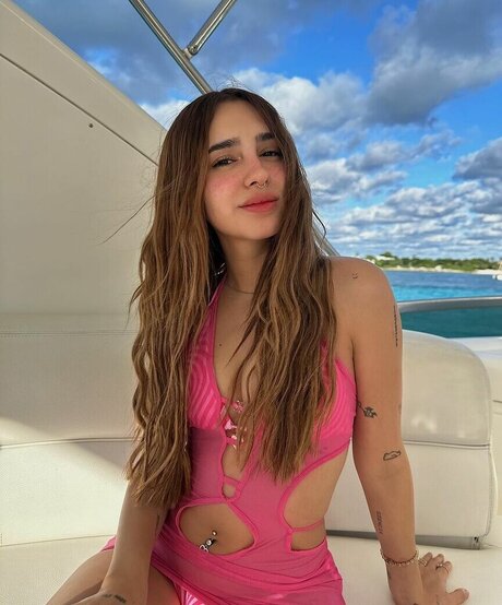 Domelipa naked star pictures