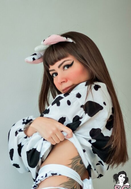 Dinhasun model pretty img