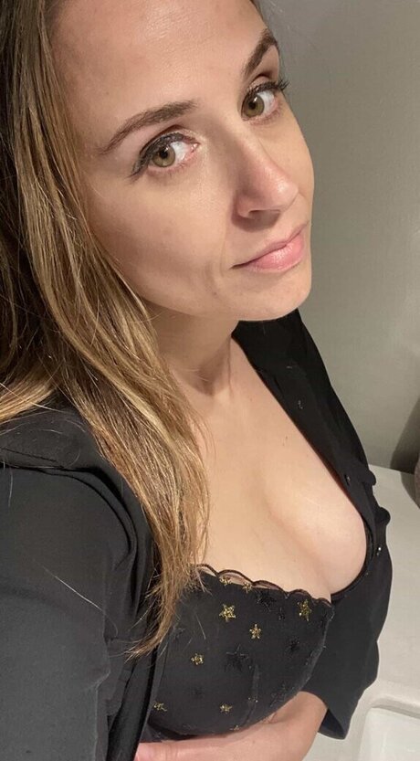 BellaSuede star nudes pictures