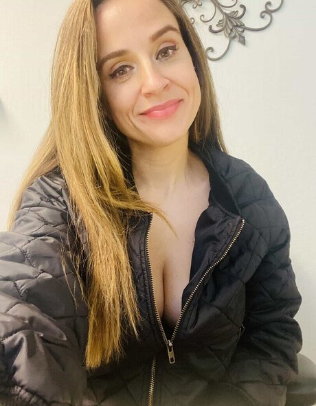 BellaSuede star picture