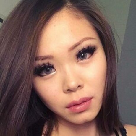 Maggie Sin model high quality pics